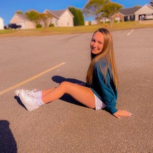 Meet your Posher, Sadie